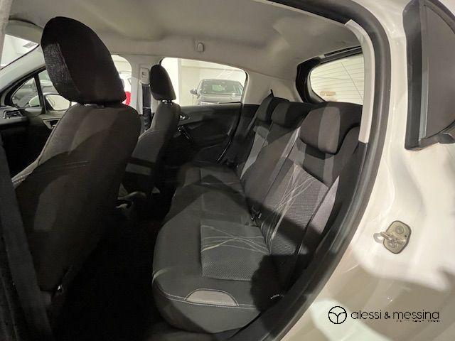 Peugeot 208 1.4 HDi 68 CV 5p. Active AUTOMATICO