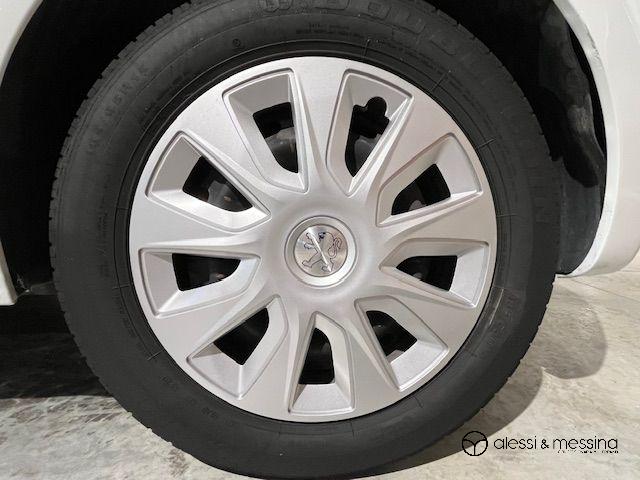 Peugeot 208 1.4 HDi 68 CV 5p. Active AUTOMATICO