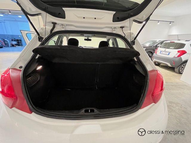 Peugeot 208 1.4 HDi 68 CV 5p. Active AUTOMATICO