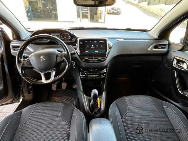 Peugeot 208 PureTech 82 5p. Allure
