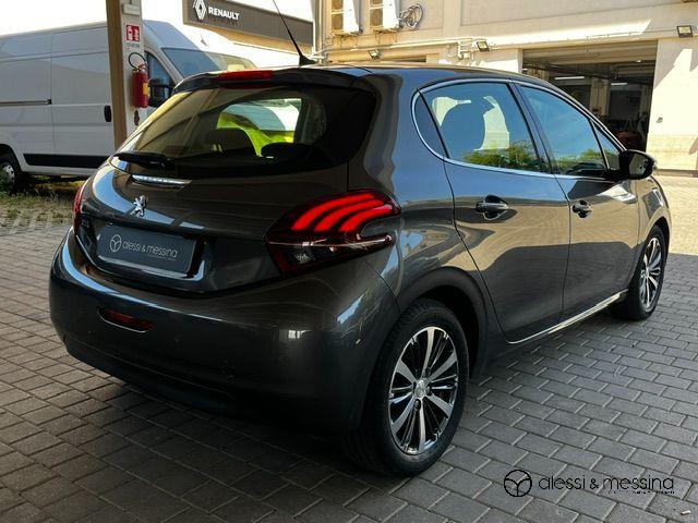 Peugeot 208 PureTech 82 5p. Allure