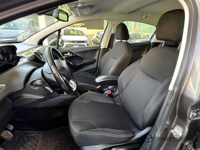 Peugeot 208 PureTech 82 5p. Allure